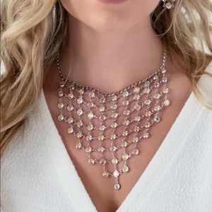 🎉HP💕Luxury “Chanelle Bib Aurore Boreale Necklace